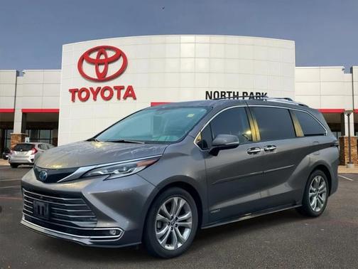 2021 Toyota Sienna Platinum 7 Passenger