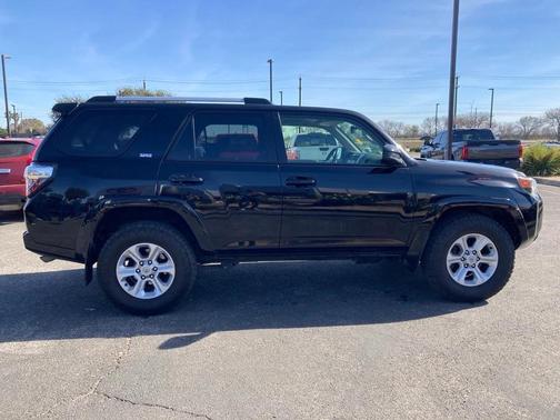 2022 Toyota 4Runner SR5