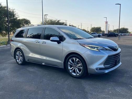 2021 Toyota Sienna Platinum 7 Passenger