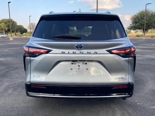 2021 Toyota Sienna Platinum 7 Passenger