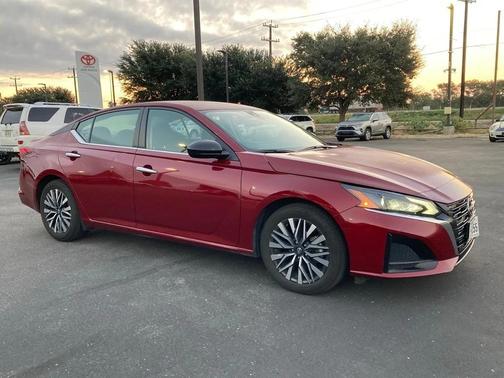 2024 Nissan Altima 2.5 SV