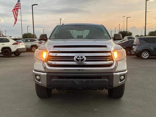 2017 Toyota Tundra SR5