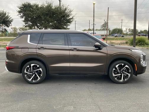2024 Mitsubishi Outlander SEL