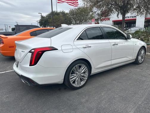 2023 Cadillac CT4 Premium Luxury