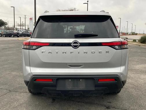 2025 Nissan Pathfinder SV FWD