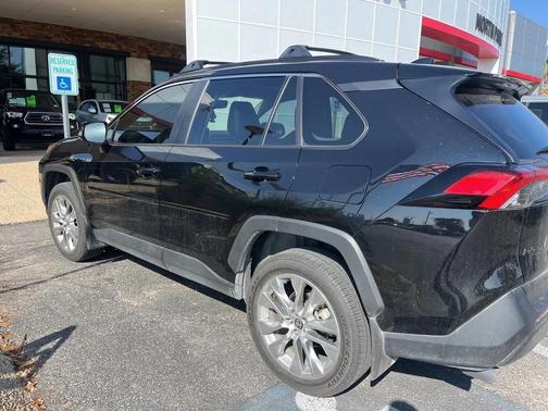 2024 Toyota RAV4 XLE Premium