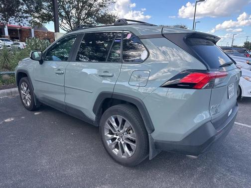 2021 Toyota RAV4 XLE Premium