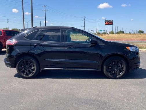 2022 Ford Edge SE
