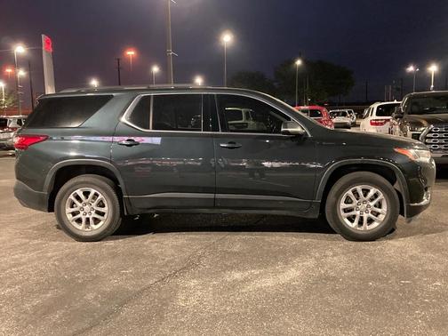 2021 Chevrolet Traverse LT Cloth