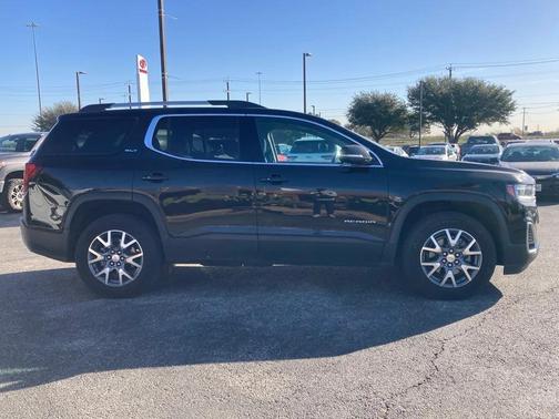 2023 GMC Acadia AWD SLT