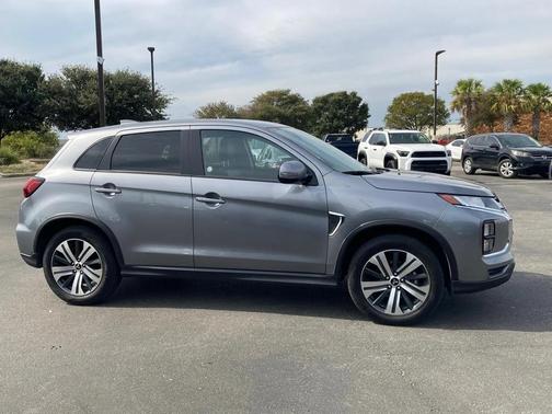 2024 Mitsubishi Outlander Sport SE