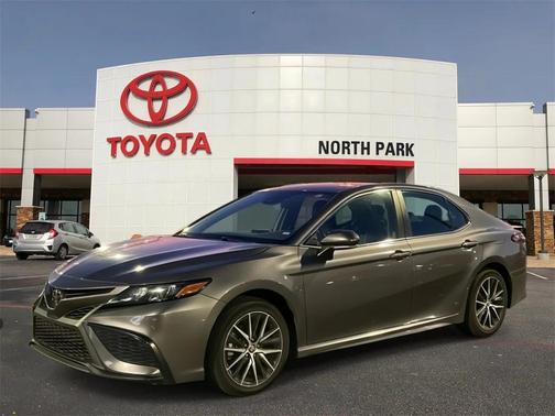 2023 Toyota Camry SE