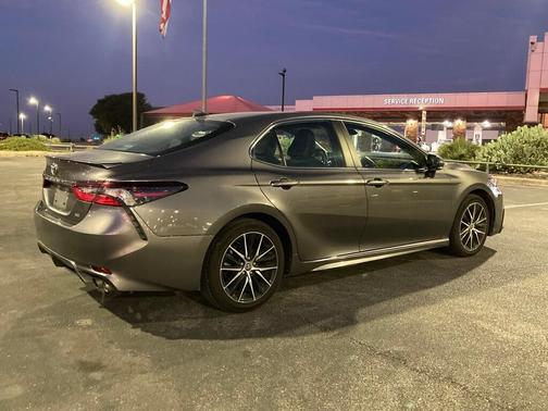 2023 Toyota Camry SE