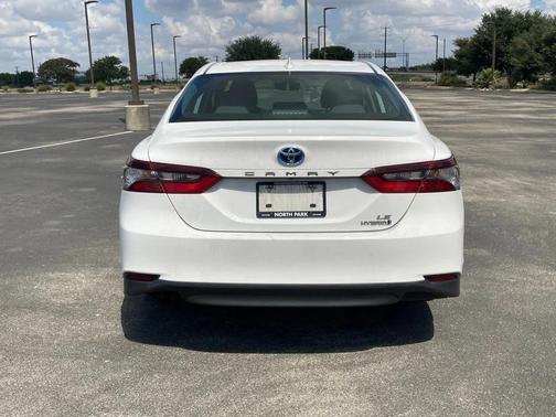 2022 Toyota Camry LE