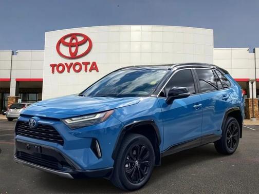2022 Toyota RAV4 Hybrid SE