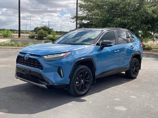 2022 Toyota RAV4 Hybrid SE