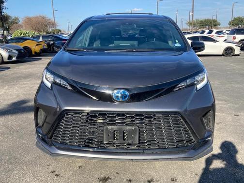 2025 Toyota Sienna XSE 7 Passenger