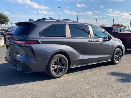 2025 Toyota Sienna XSE 7 Passenger