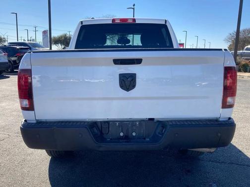 2024 RAM 1500 Classic Warlock Crew Cab 4x2 5'7' Box