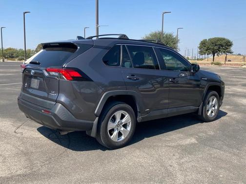 2021 Toyota RAV4 Hybrid LE