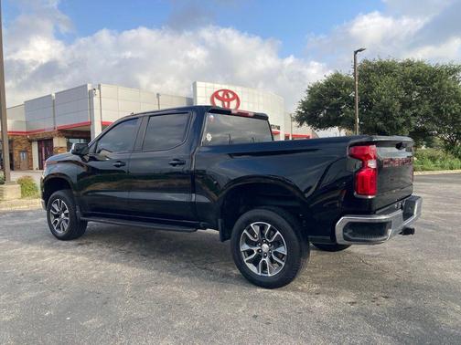 Black 2022 Chevrolet Silverado 1500 LT