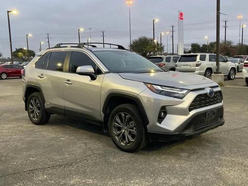 2023 Toyota RAV4 Hybrid XLE Premium