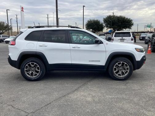 2022 Jeep Cherokee Trailhawk