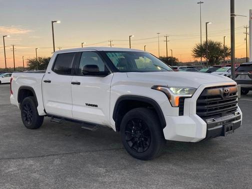 2023 Toyota Tundra SR5