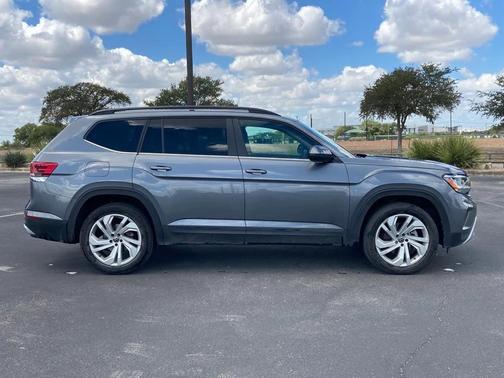 2022 Volkswagen Atlas 2.0T SE w/Technology