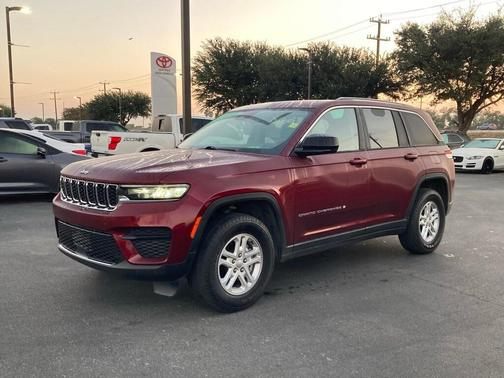 2023 Jeep Grand Cherokee Laredo