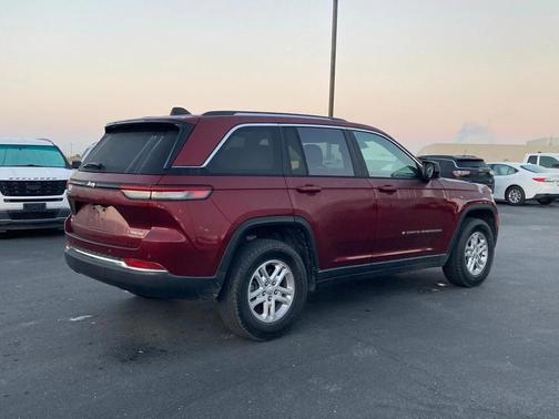 2023 Jeep Grand Cherokee Laredo