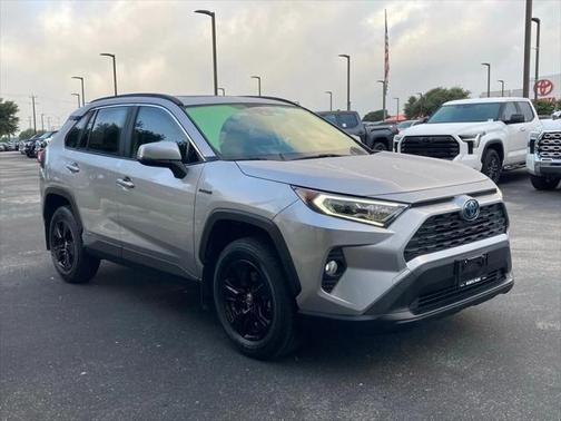 2021 Toyota RAV4 Hybrid XLE