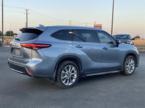 2023 Toyota Highlander Limited