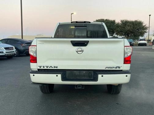 2017 Nissan Titan PRO-4X