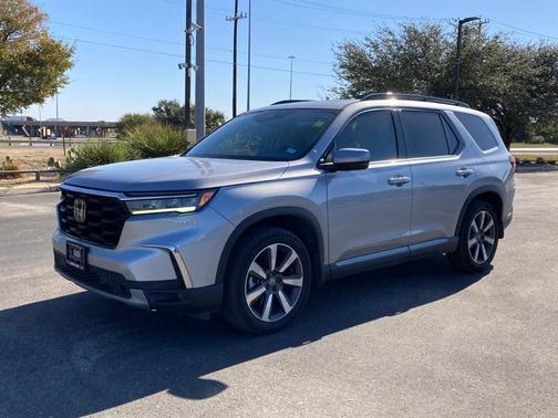 2025 Honda Pilot Touring 8-Passenger
