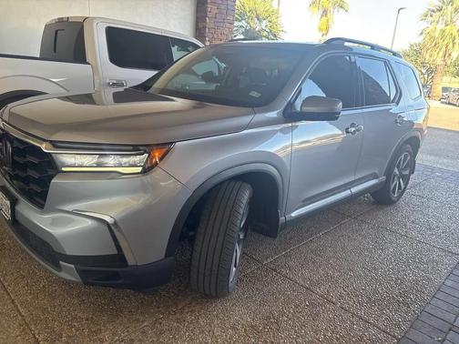 2025 Honda Pilot Touring 8-Passenger