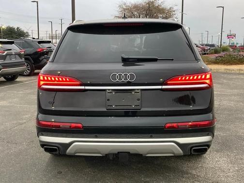 2025 Audi Q7 45 Premium