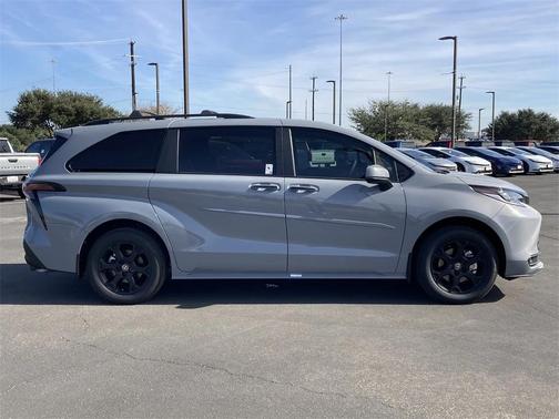 2026 Toyota Sienna Woodland Edition