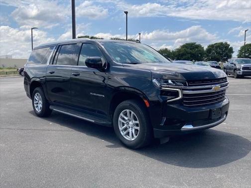 2023 Chevrolet Suburban LT