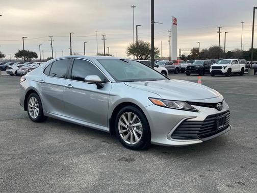 2022 Toyota Camry LE