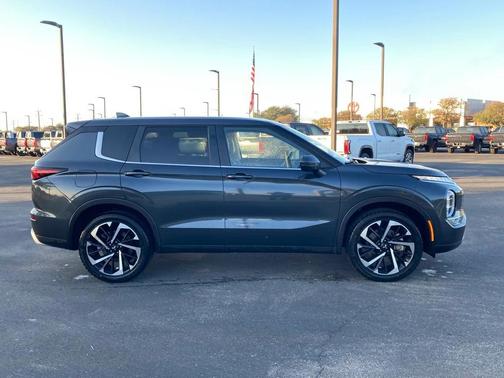 2024 Mitsubishi Outlander SE Black Edition S-AWC