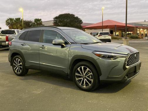 2024 Toyota Corolla Cross XLE
