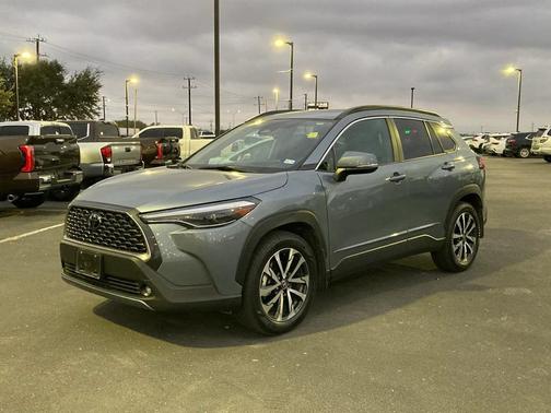 2024 Toyota Corolla Cross XLE