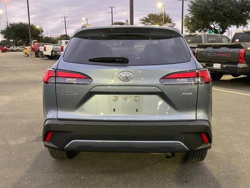 2024 Toyota Corolla Cross XLE