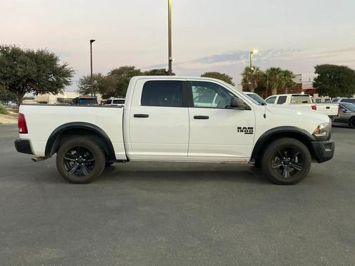 2024 RAM 1500 Classic Warlock Crew Cab 4x2 5'7' Box