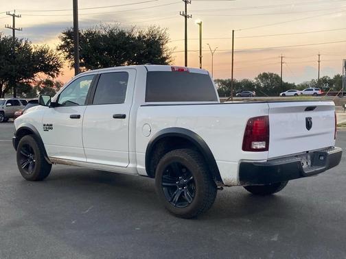 2024 RAM 1500 Classic Warlock Crew Cab 4x2 5'7' Box
