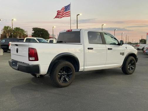 2024 RAM 1500 Classic Warlock Crew Cab 4x2 5'7' Box