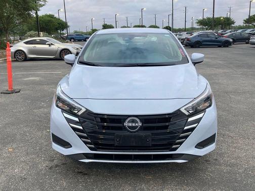 Pearl 2025 Nissan Versa 1.6 SV