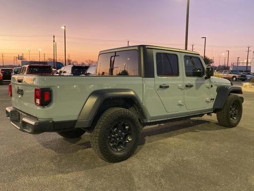 2023 Jeep Gladiator Sport