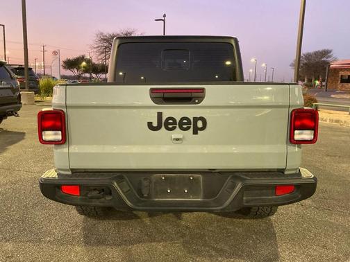2023 Jeep Gladiator Sport